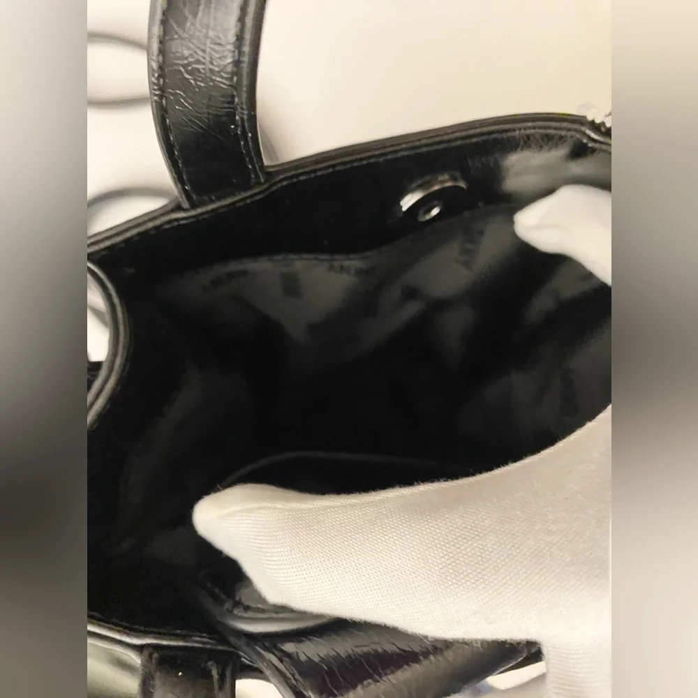 EUC! DKNY ALISON SM NS TOTE Crossbody Bag Black Purse